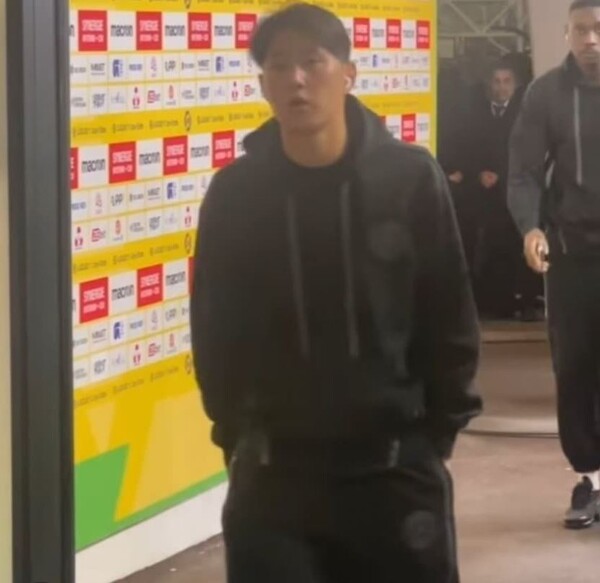 이강인 / 사진 = 온라인 커뮤니티