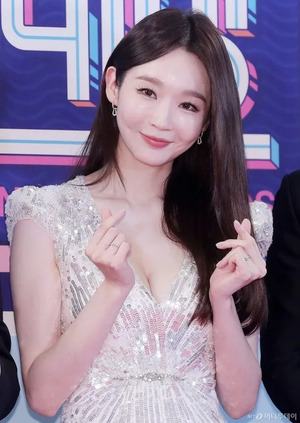 강민경, '주사이모' 팔로우 논란 해명