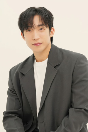 배우 이상, 촬영 중 기절로 얼굴 부상 심각
